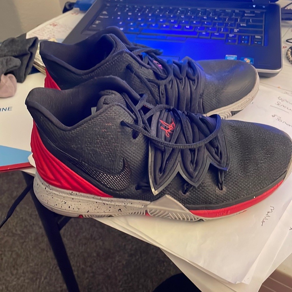 Kyrie basketball shoes for kids